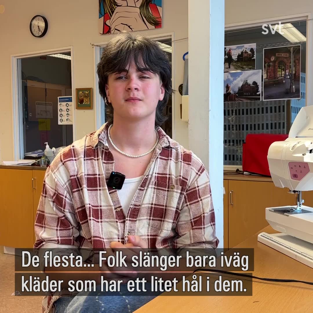 Dennis Skoglund, 16, från Nora syr egna kläder av trasiga tyger